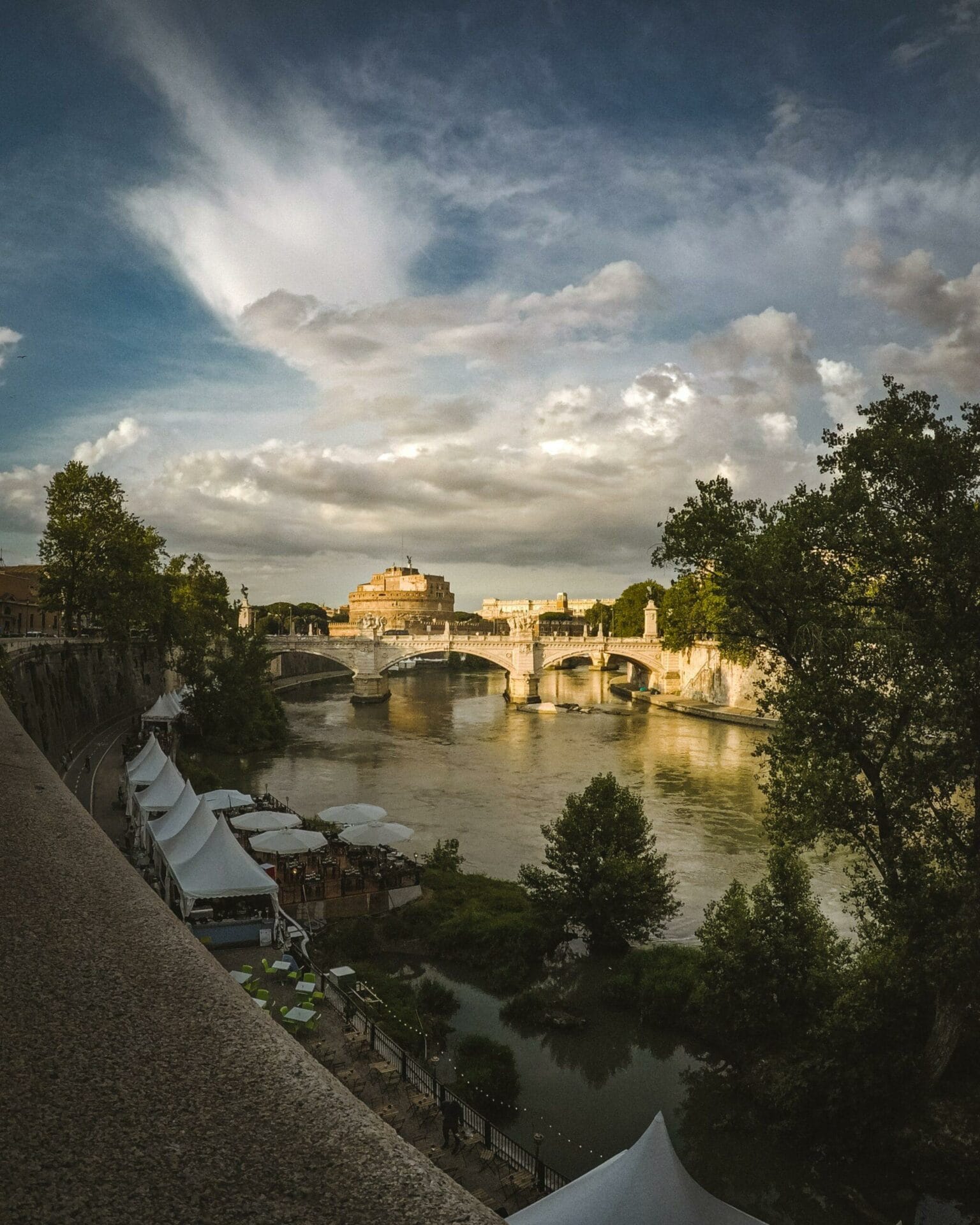 Rome - Vue du Tibre et du château Saint-Ange