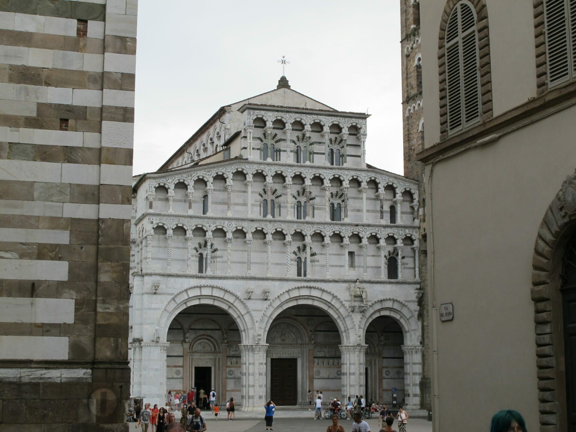 LUCQUES - Cathédrale Saint-Martin - Facade
