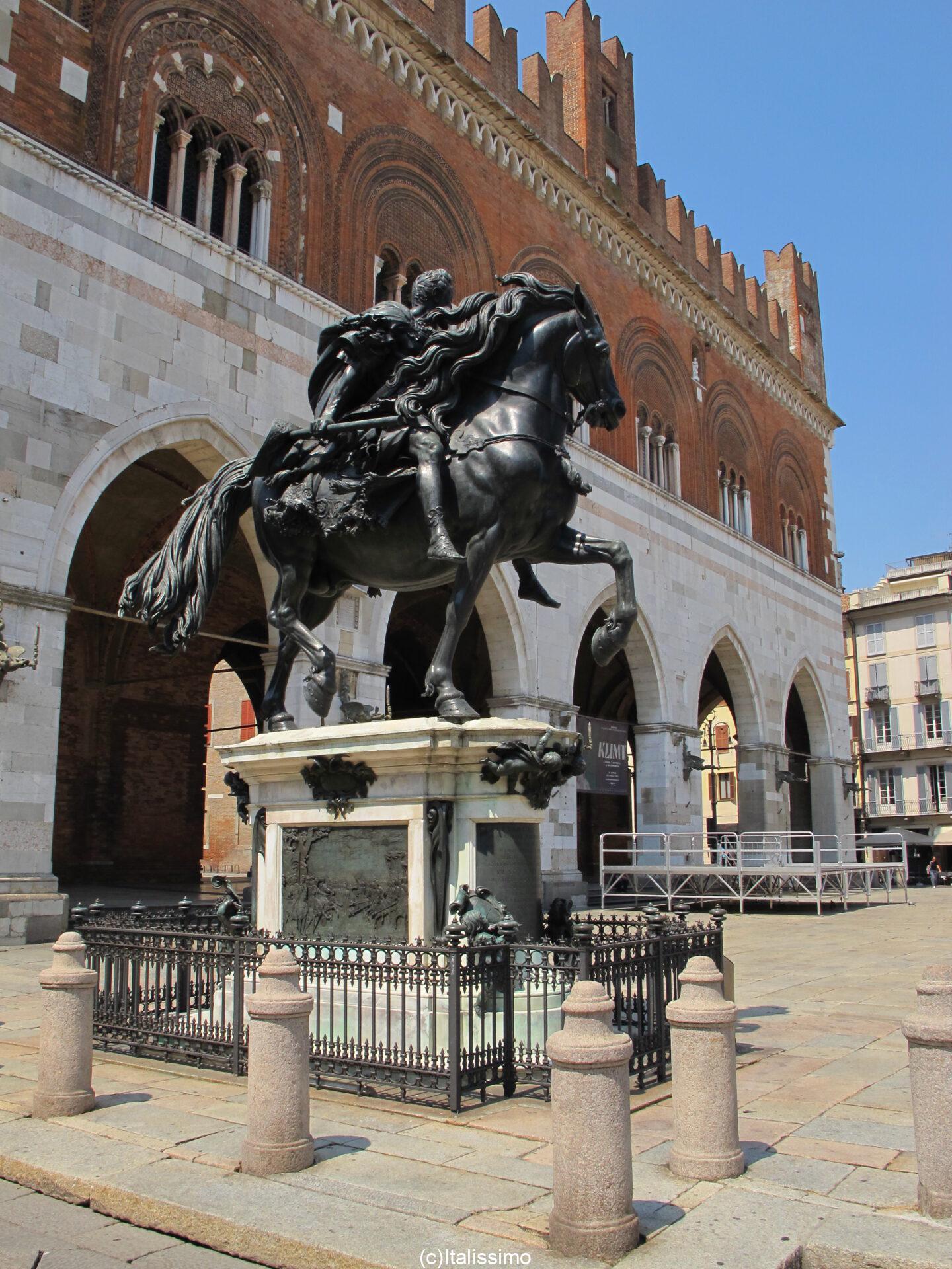 Plaisance - Statue de Alessandro Farnese