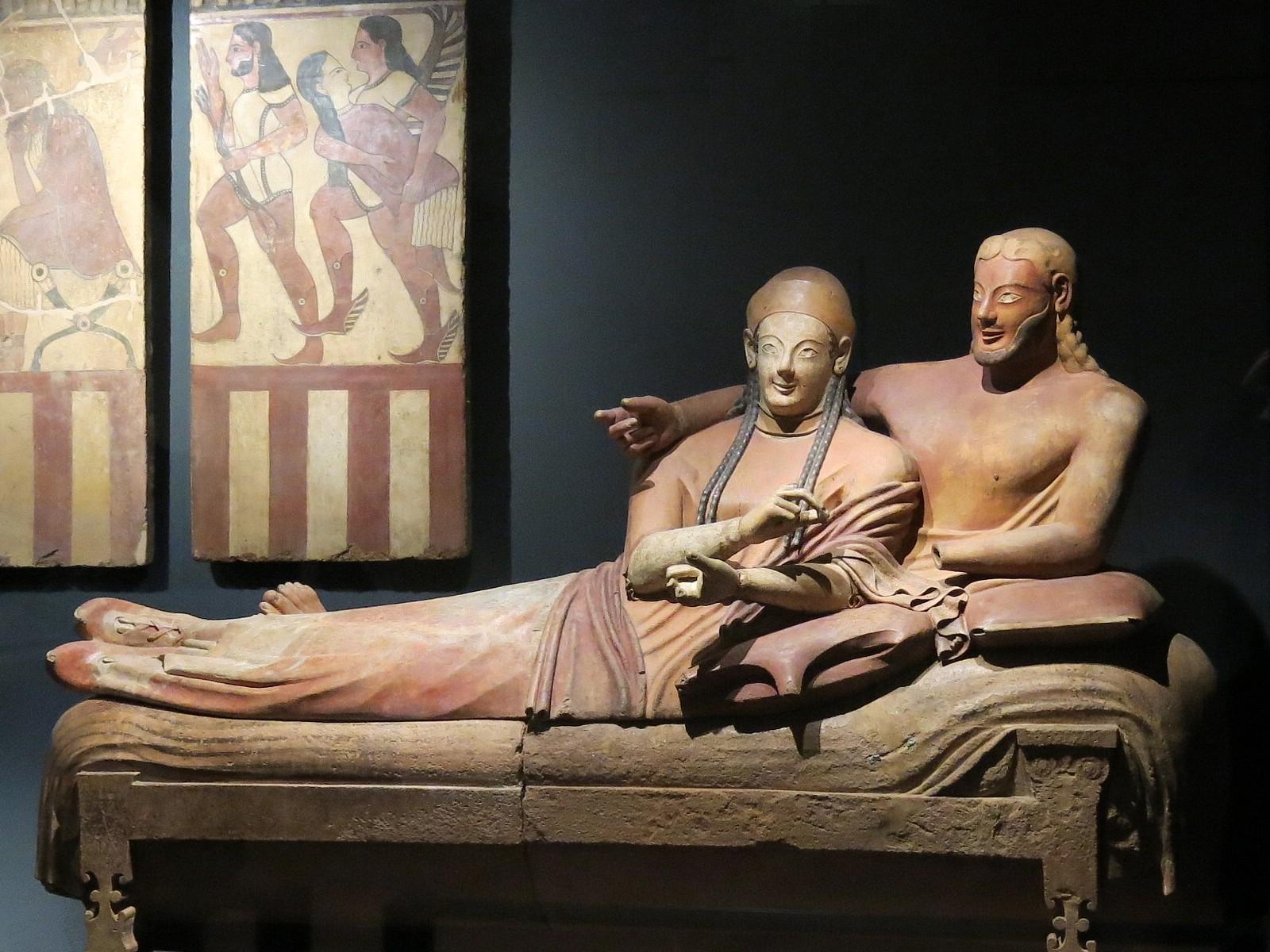 Sarcophage des Époux, urne funéraire étrusque, Paris, musée du Louvre.