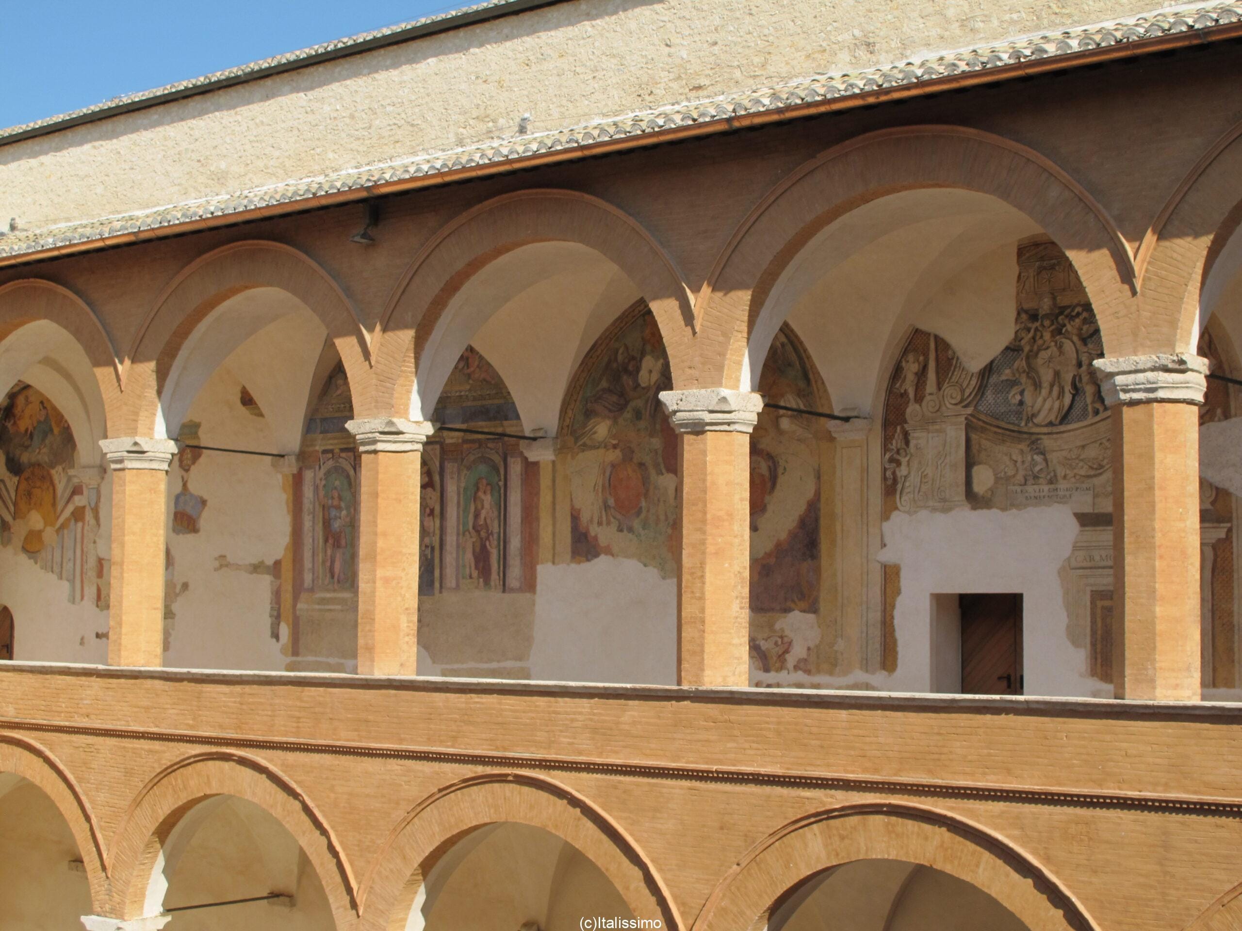 Rocca Albornoziana - Cloitre 1er étage