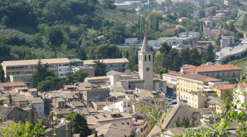 Spolète - Vue de la ville depuis le château