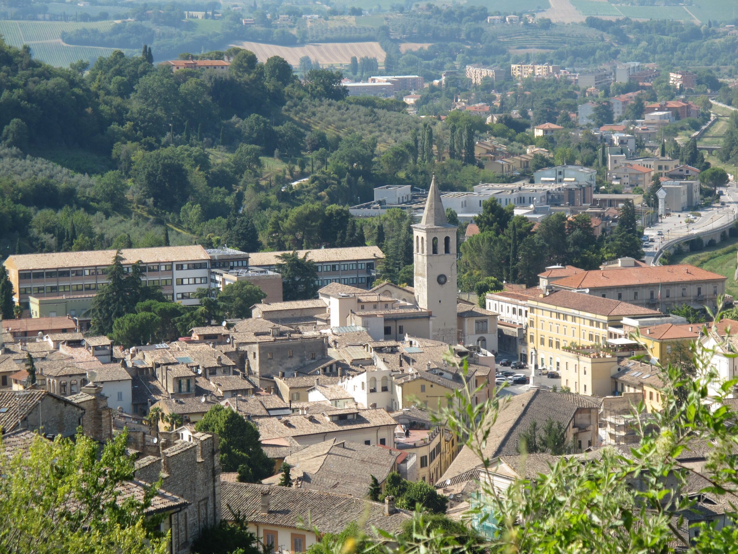 Spolète - Vue de la ville depuis le château