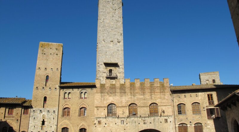 San Gimignano - Les tours de la piazza delle Erbe