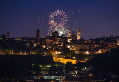 Bergame - Feu d'artifice sur la vielle ville pour la Sant Allessandro
