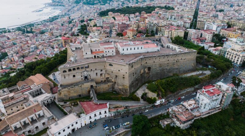 Naples - Vue aérienne du Castel Sant'Elmo