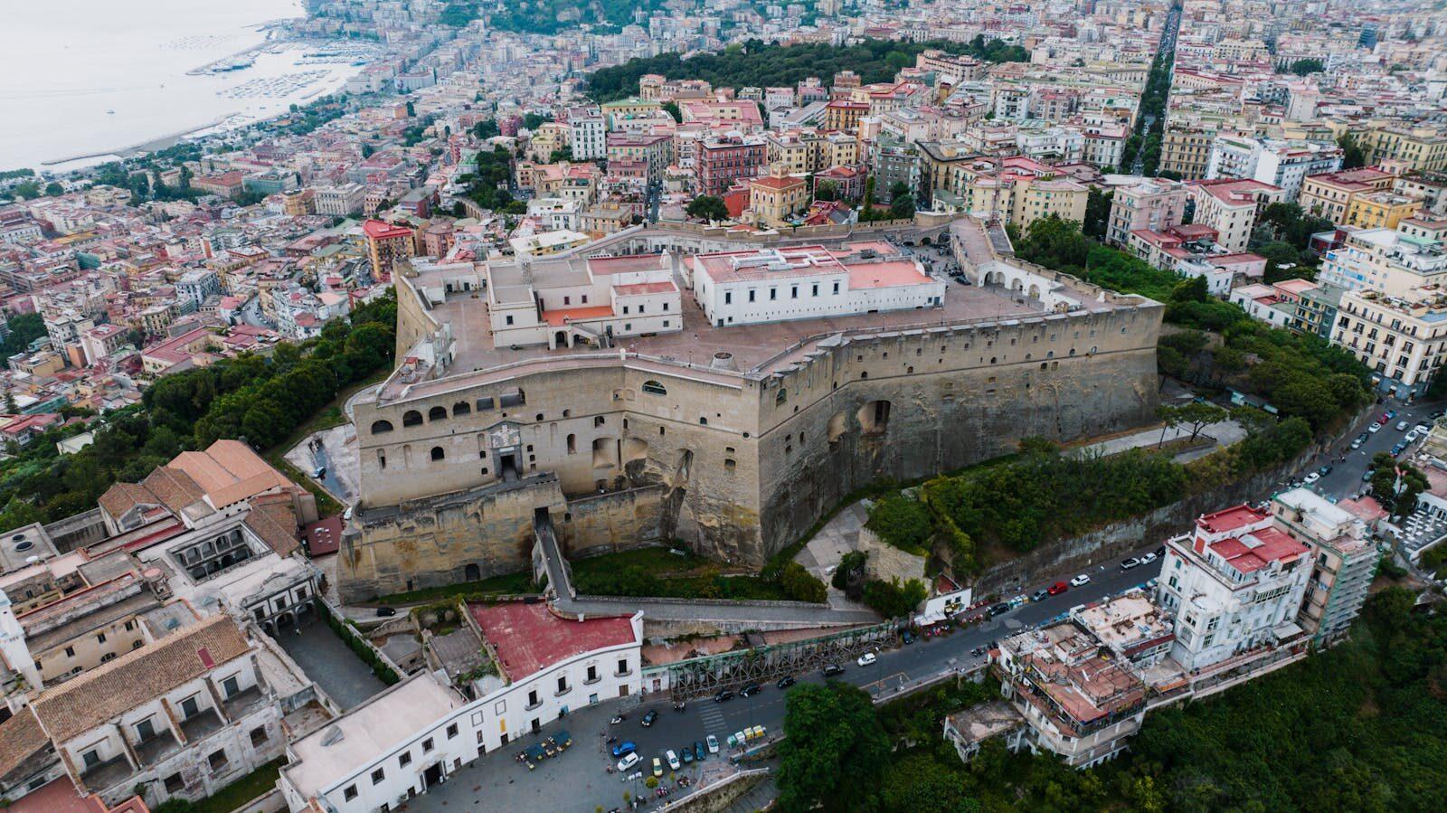 Naples - Vue aérienne du Castel Sant'Elmo