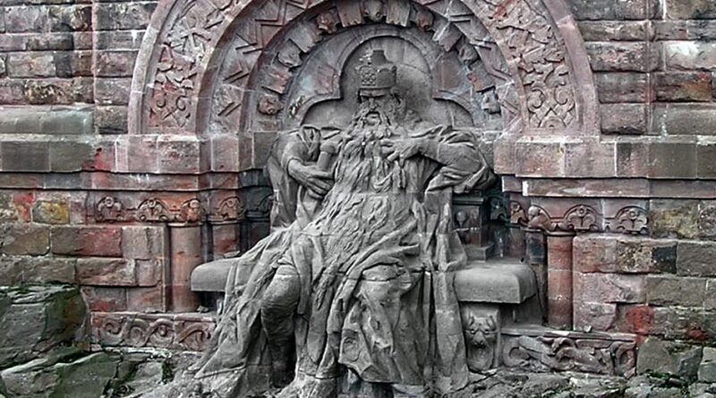 Statue de Frédéric Barberousse au monument de l'empereur Guillaume à Kyffhäuser